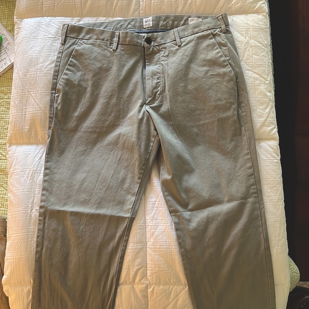 Gap khakis / chinos - Light Gray - 36x32 - excellent condition